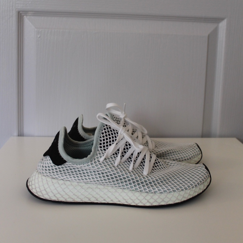 deerupt running shoes